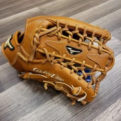All Gloves Mizuno Global Elite 12.75" (Floor Sample)